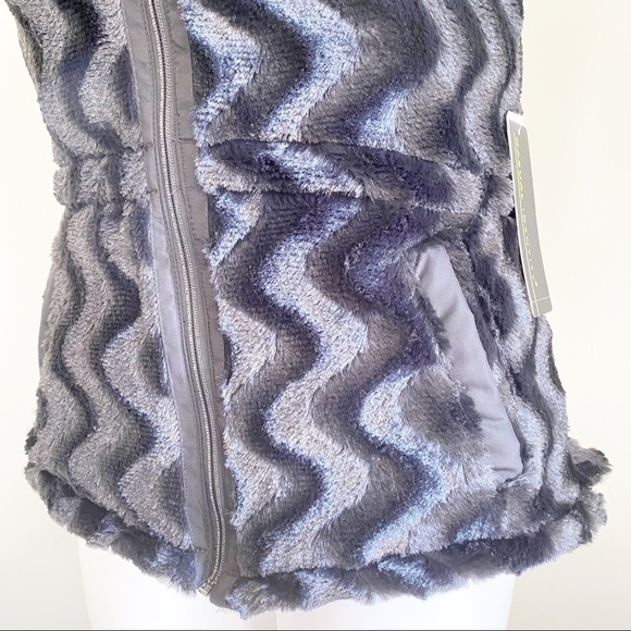 CASUAL IDENTITY Reversible Quilted Fur Vest Black - Picture 7 of 14